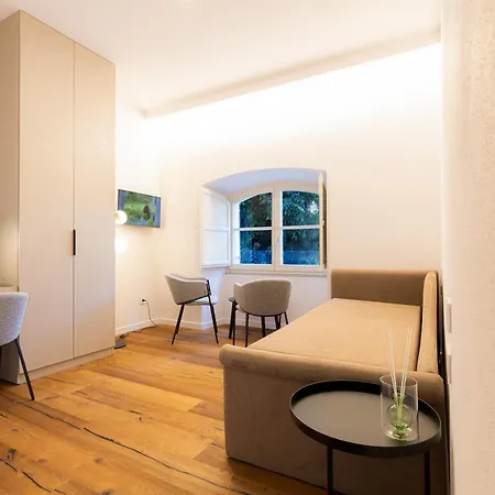 Kt Exclusive Hotel